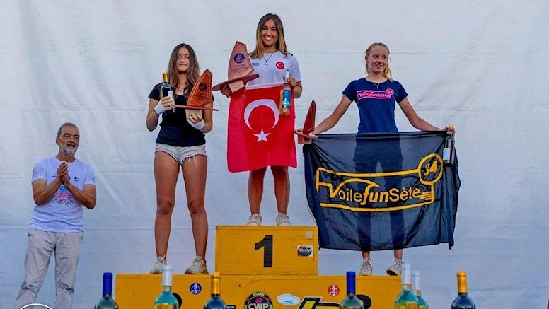 Genç Çeşmeli Yelkenciler 2 Avrupa Şampiyonu Oldu 2 Çeşmeli Yelkenciler Avrupa Şampiyonu Oldu